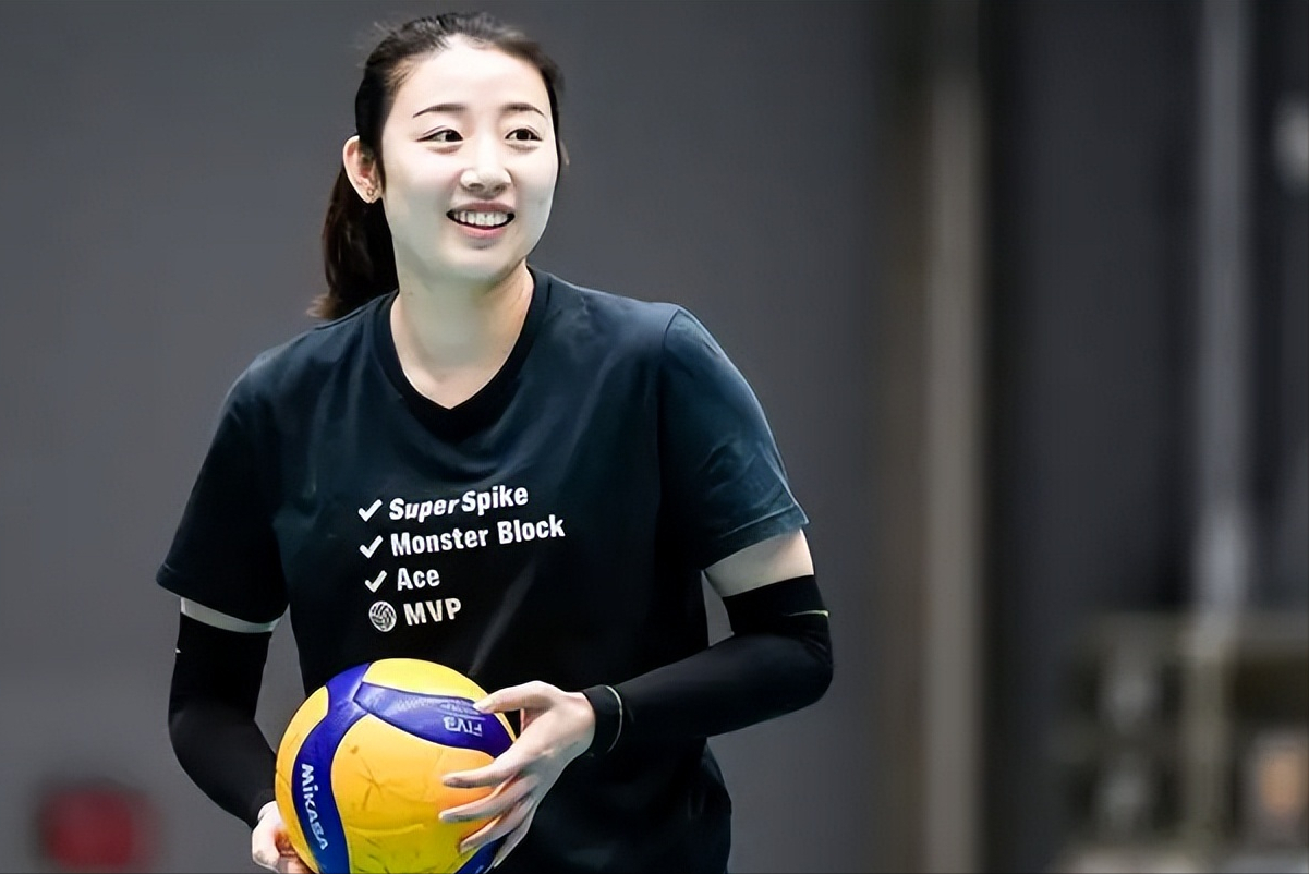 窗口期纽卡斯尔备战意甲，单刀错失细节曝光，赛场秩序良好，年轻球员得到机会的简单介绍