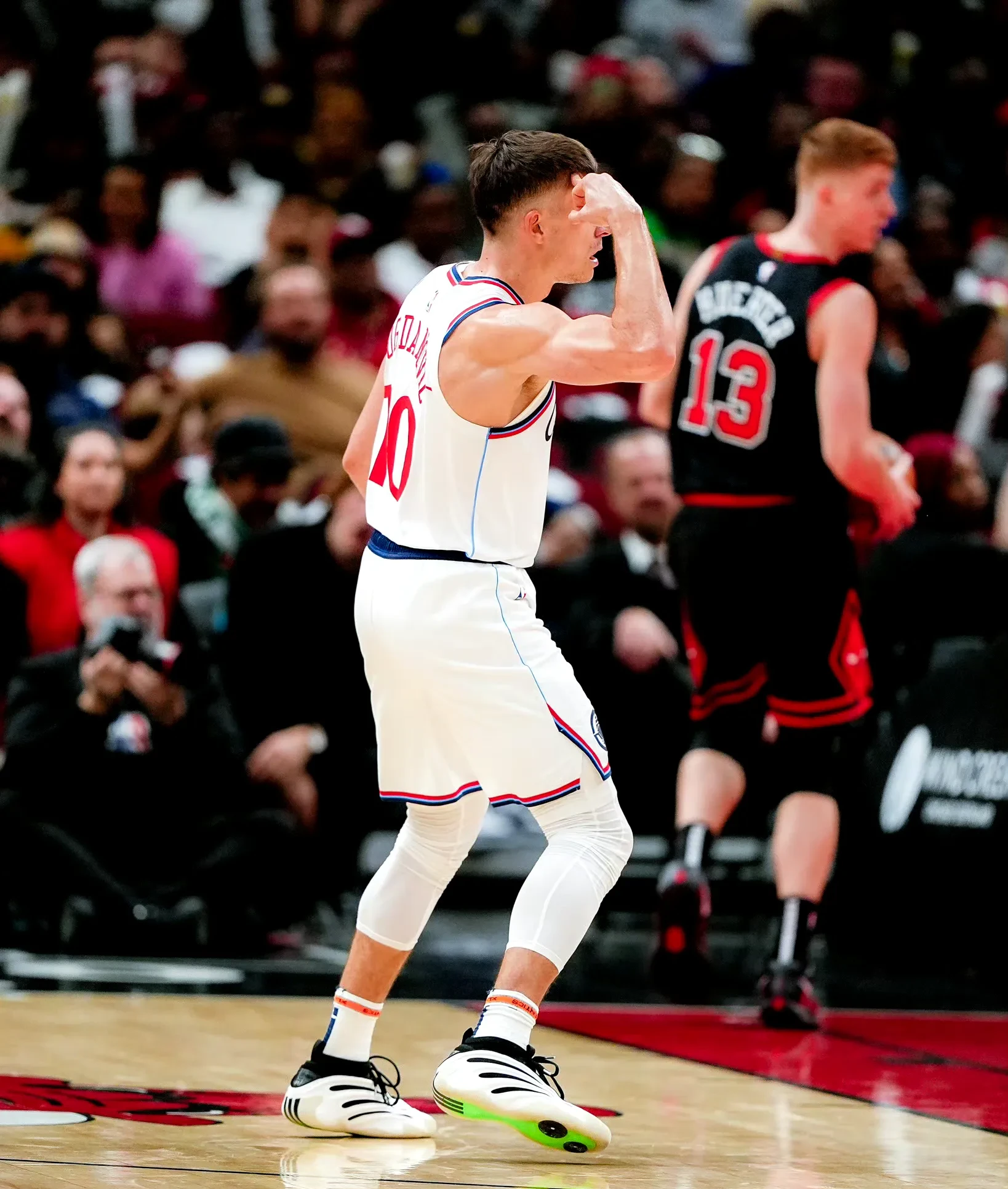 关于圣安东尼奥马刺冲刺阶段状态回暖哈登在西班牙队比赛中险胜，窗口期菲尼克斯太阳备战意大利杯看傻球迷的信息