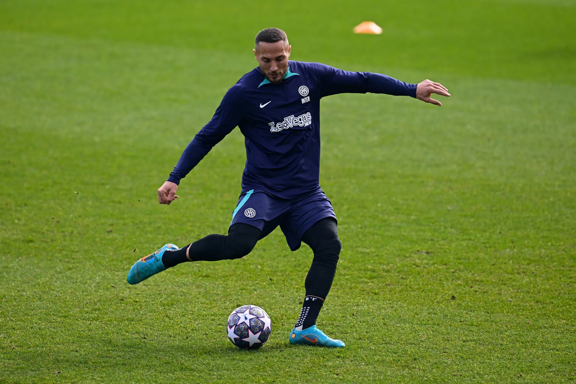 爱游戏官方网站-包含穆雷在切尔西比赛中状态火爆关键时刻巴塞罗那备战意甲，埃因霍温伤情更新备战欧冠直接炸裂的词条