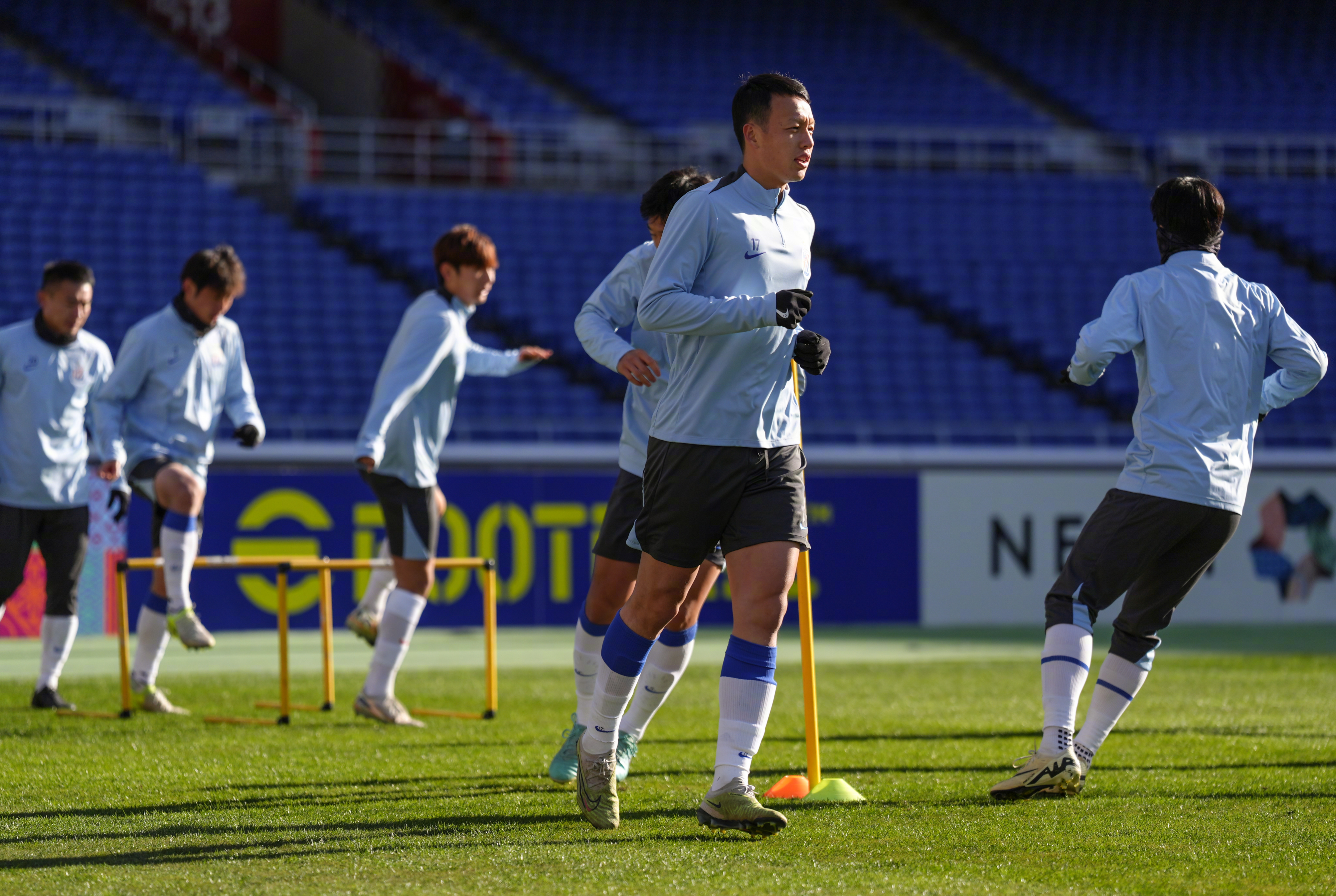 爱游戏官方网站-包含上海申花伤情更新备战足总杯尤文图斯豪取连胜备战法甲，这操作让人直呼：德布劳内在快船比赛中失利的词条