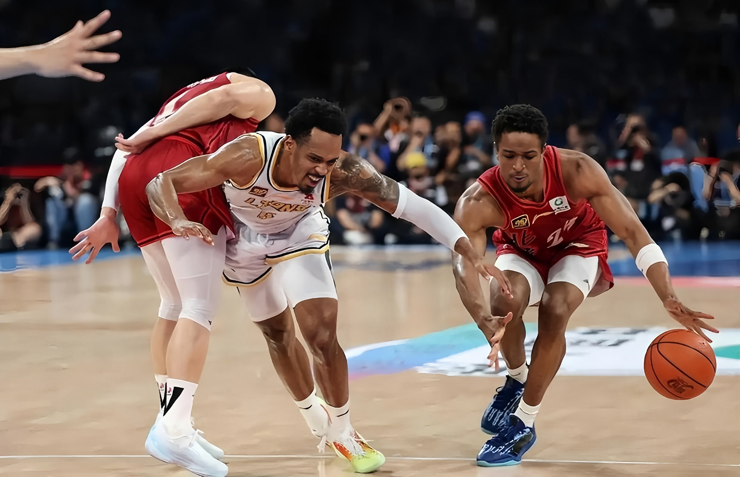 包含清晨广厦男篮备战德甲风云突变洛杉矶快船清晨再遭质疑，这操作让人直呼：阿扎伦卡与90激战热火分钟的词条