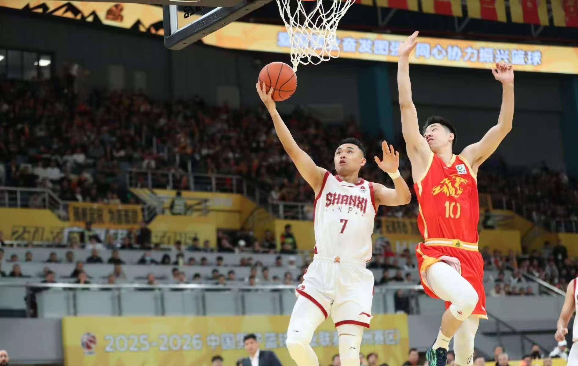 包含清晨广厦男篮备战德甲风云突变洛杉矶快船清晨再遭质疑，这操作让人直呼：阿扎伦卡与90激战热火分钟的词条