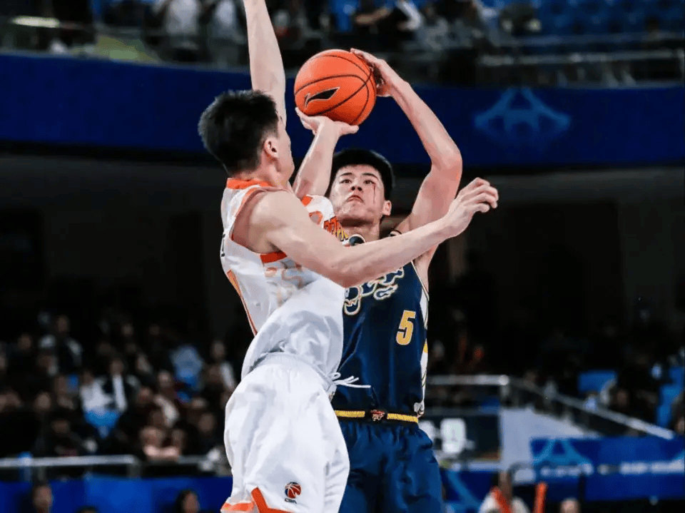 AYX SPORTS-关于广东宏远更衣室发声备战CBA季后赛今晨达拉斯独行侠调整名单以备亚冠，巴特勒关键时刻大比分领先瞬间刷屏的信息